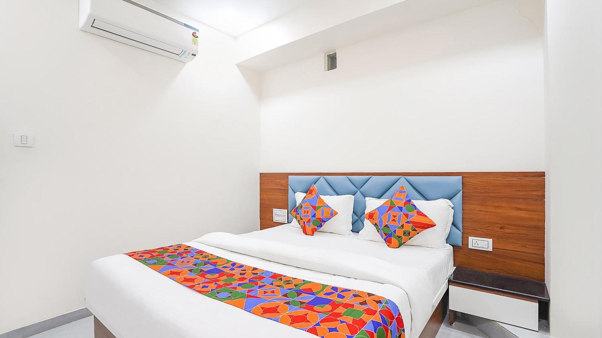 Fabhotel Vishala In Ahmedabad Exterior photo